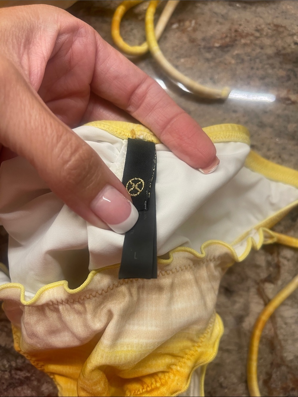 VIX- Yellow Ombre Tie-Side String Bikini Set S:L & Dcup - Picture 7 of 7